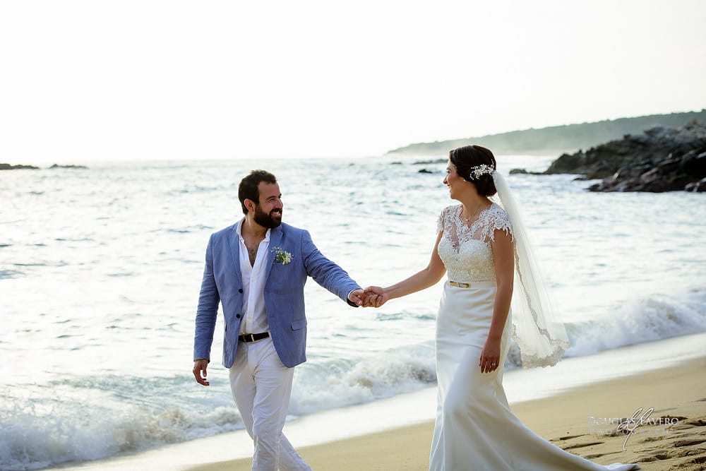 Tania and Luis, destination wedding at Playa Bacocho, Puerto Escondido, Oaxaca