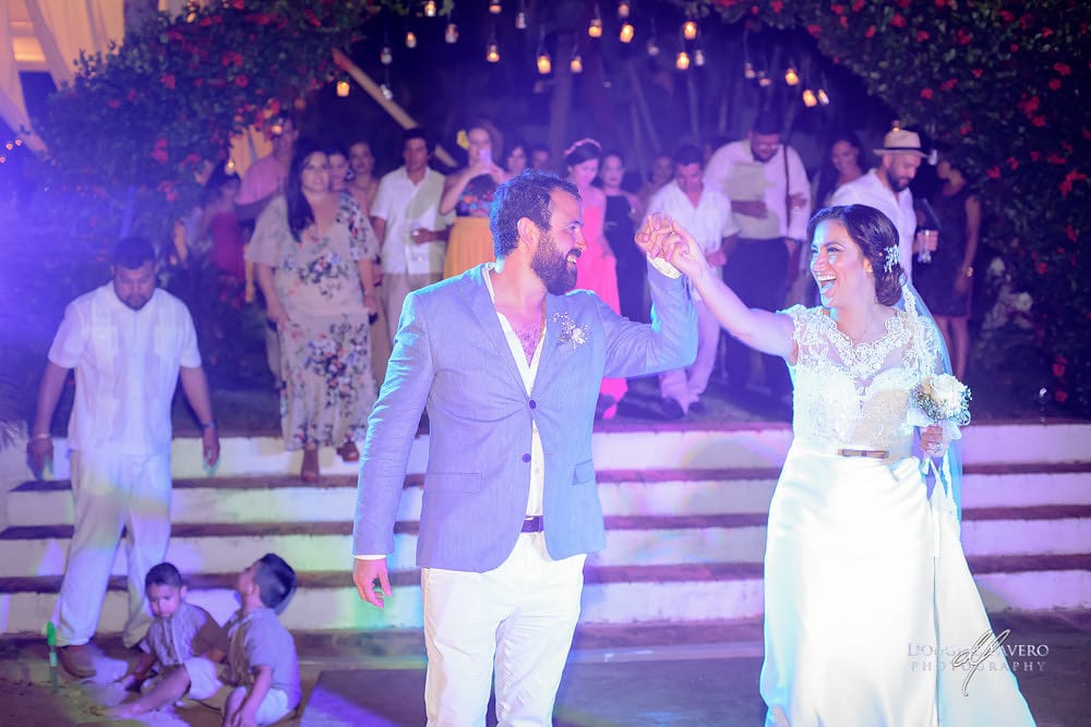 Tania and Luis, destination wedding at Playa Bacocho, Puerto Escondido, Oaxaca