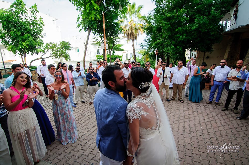 Tania and Luis, destination wedding at Playa Bacocho, Puerto Escondido, Oaxaca