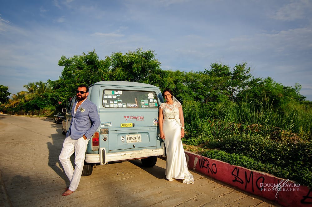 Tania and Luis, destination wedding at Playa Bacocho, Puerto Escondido, Oaxaca