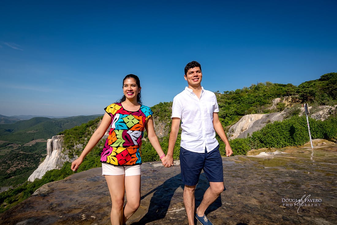 Carlos and María, surprise proposal at Hierve el Agua, Oaxaca