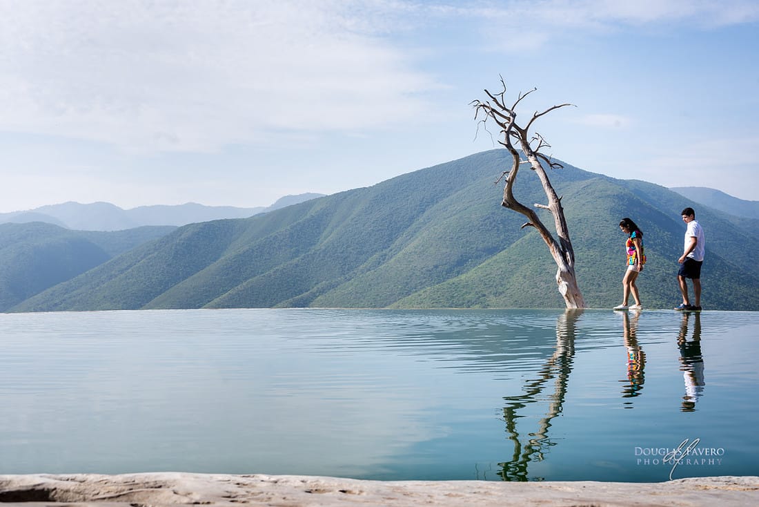 Carlos and María, surprise proposal at Hierve el Agua, Oaxaca