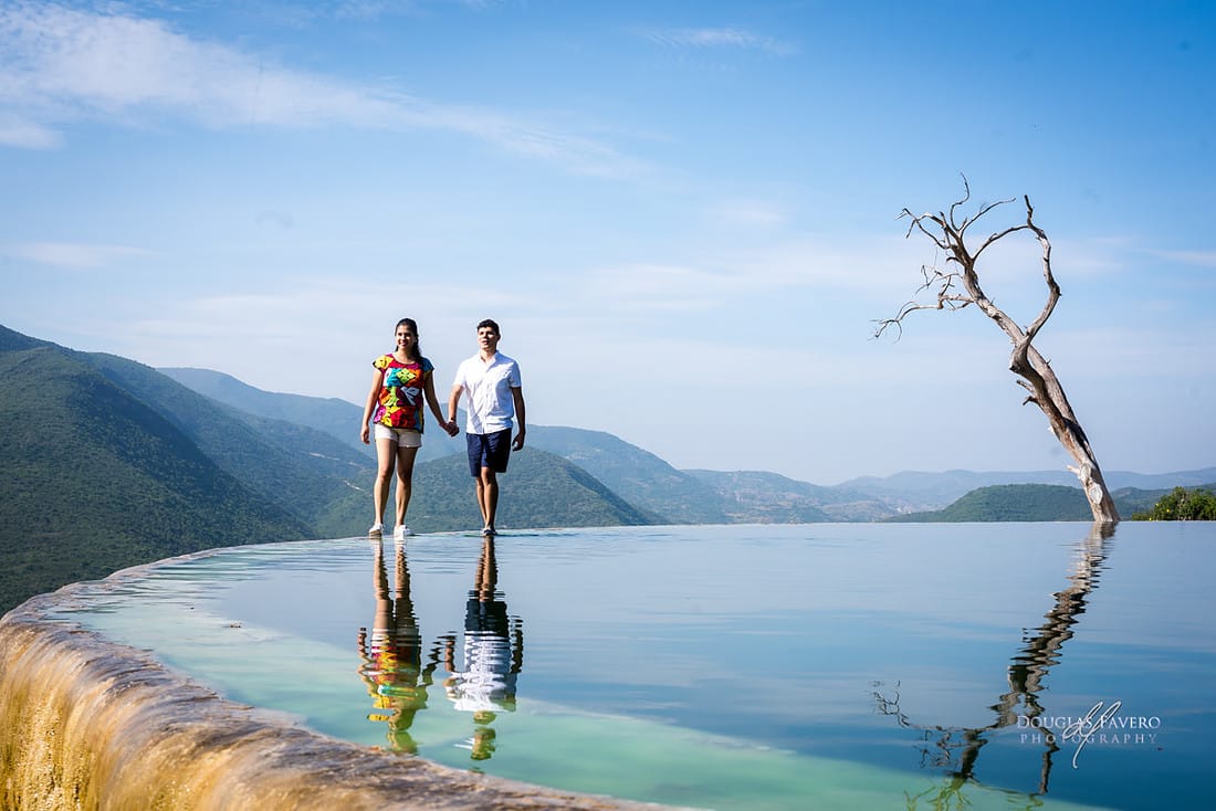 Carlos and María, surprise proposal at Hierve el Agua, Oaxaca