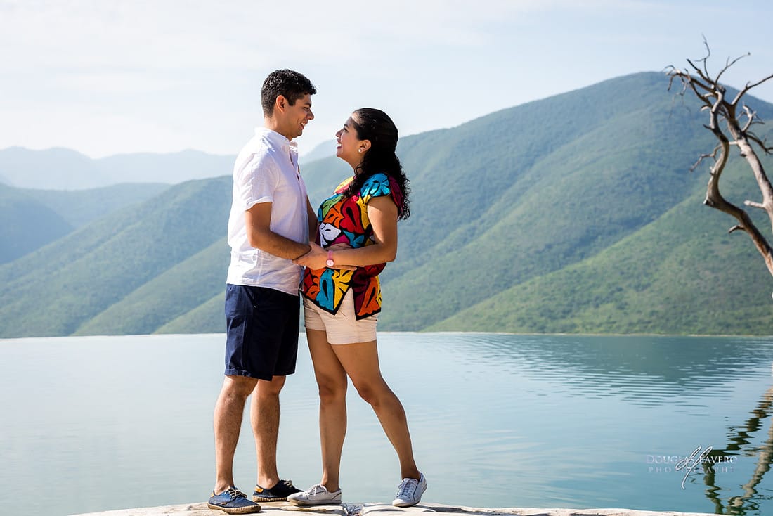 Carlos and María, surprise proposal at Hierve el Agua, Oaxaca