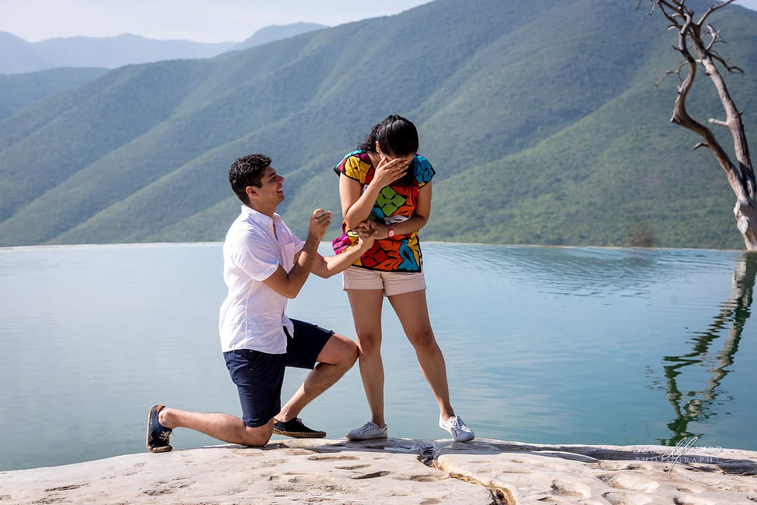 Carlos and María, surprise proposal at Hierve el Agua, Oaxaca