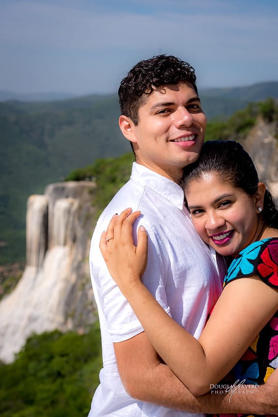 Carlos and María, surprise proposal at Hierve el Agua, Oaxaca