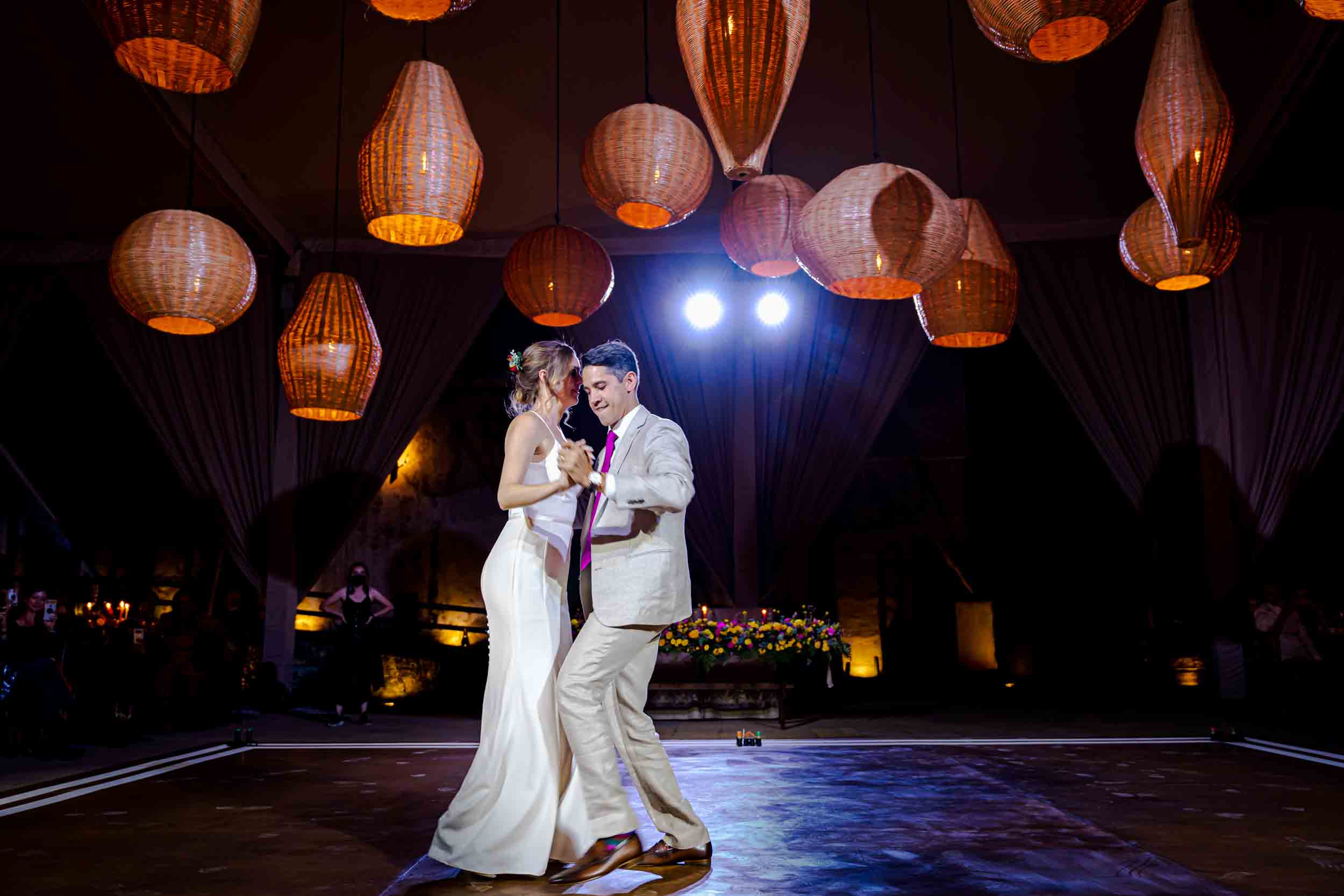 Anneka & Alejandro — El Cardenal, Centro Histórico — Douglas Favero Photography