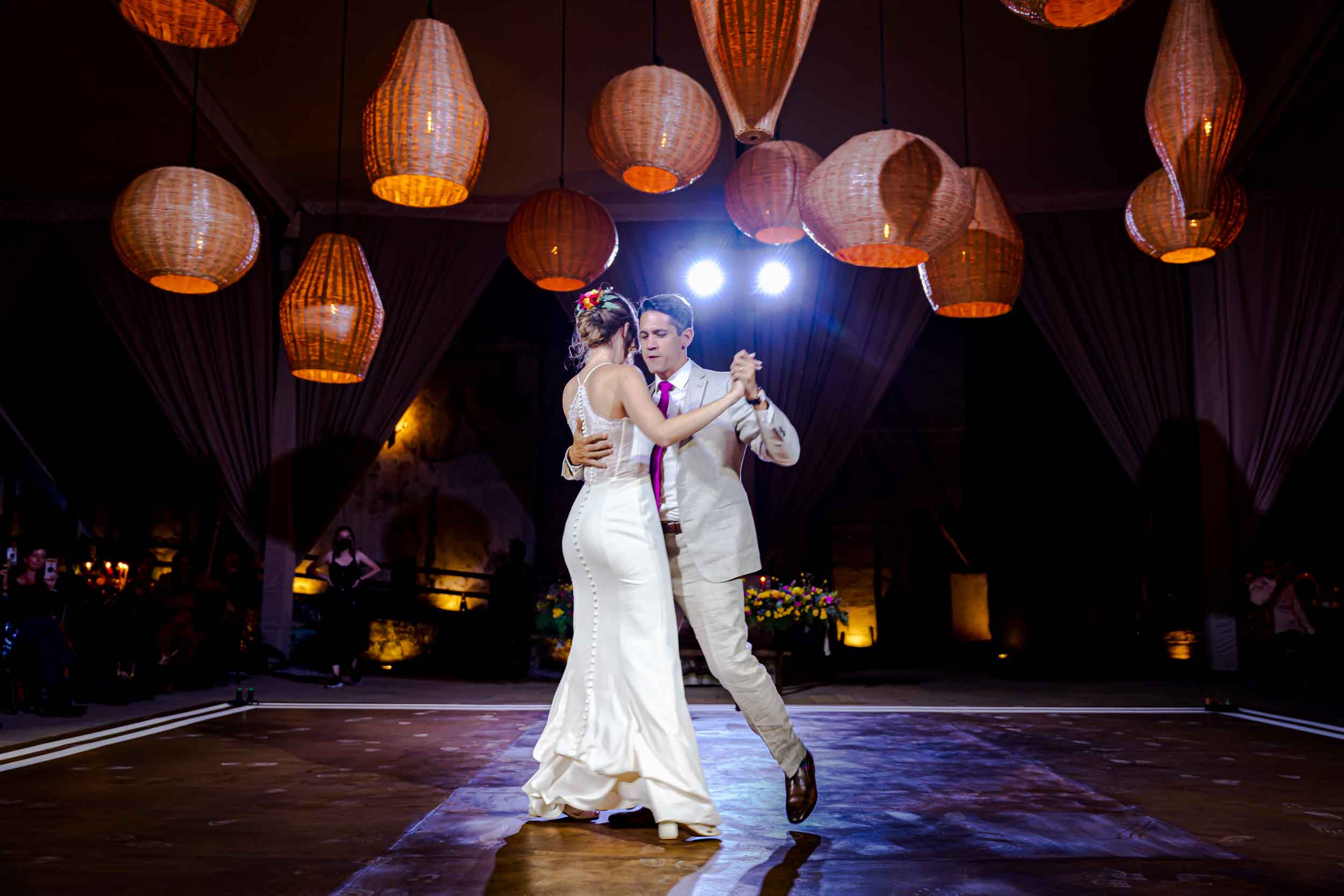 Anneka & Alejandro — El Cardenal, Centro Histórico — Douglas Favero Photography