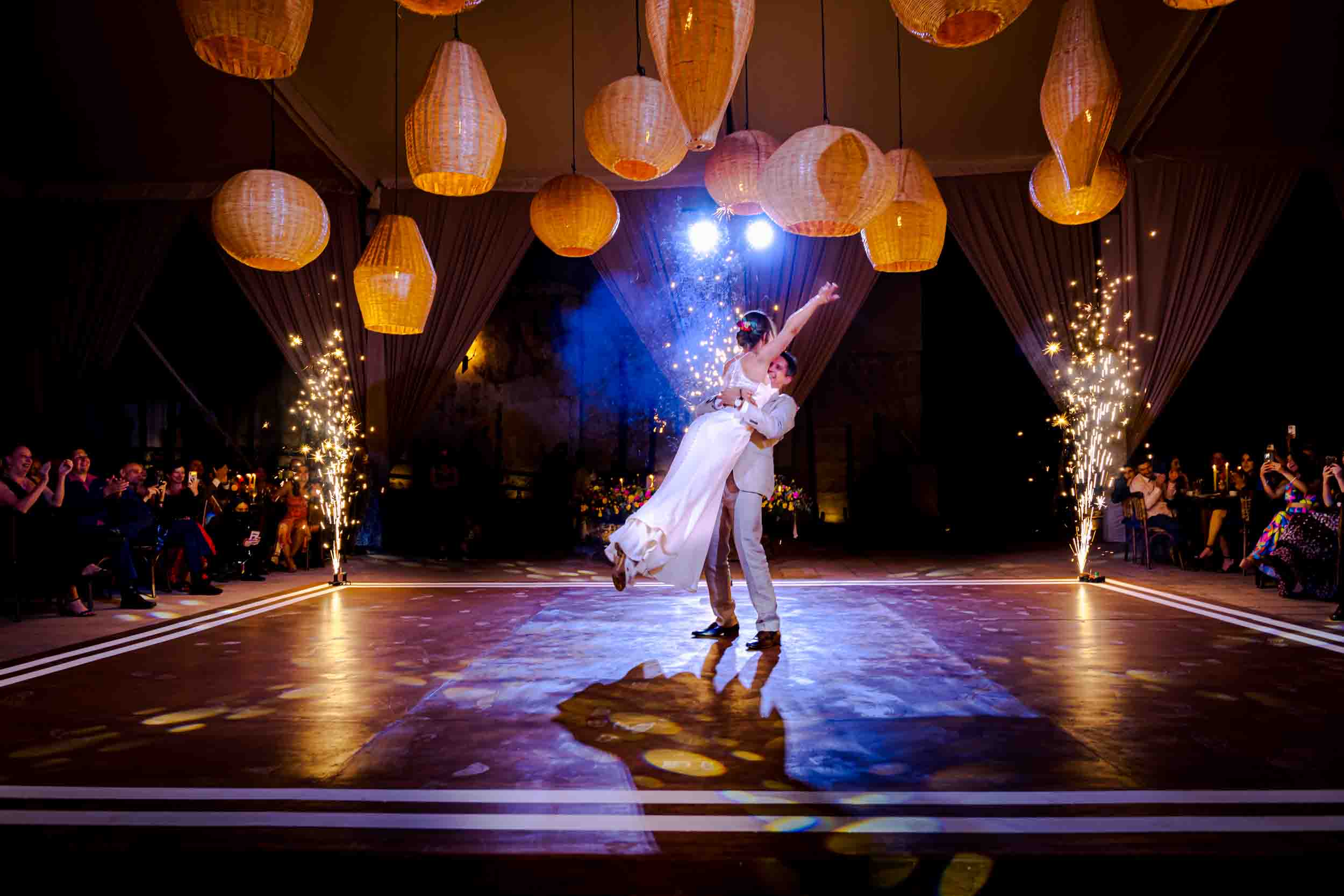 Anneka & Alejandro — El Cardenal, Centro Histórico — Douglas Favero Photography