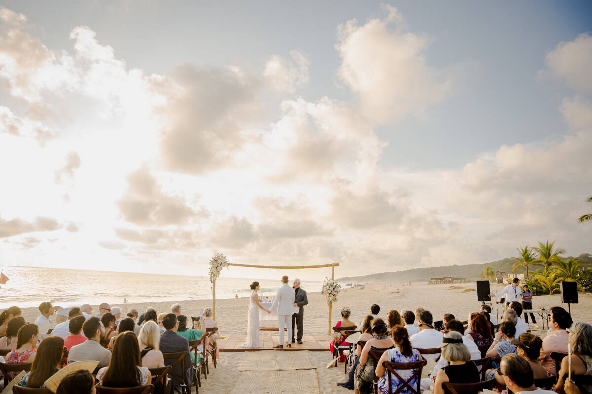 Saydé & Colin — Club de Playa Villa del Sol, Puerto Escondido — Douglas Favero Photography