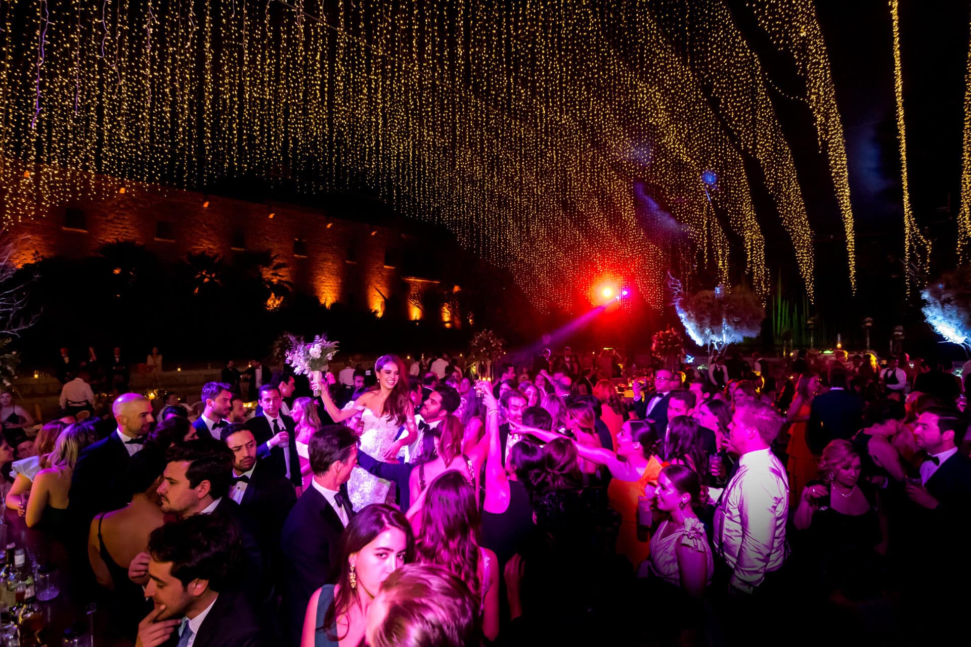 Margoth & Isaac — Quinta Real, Jardín Etnobotánico — Douglas Favero Photography