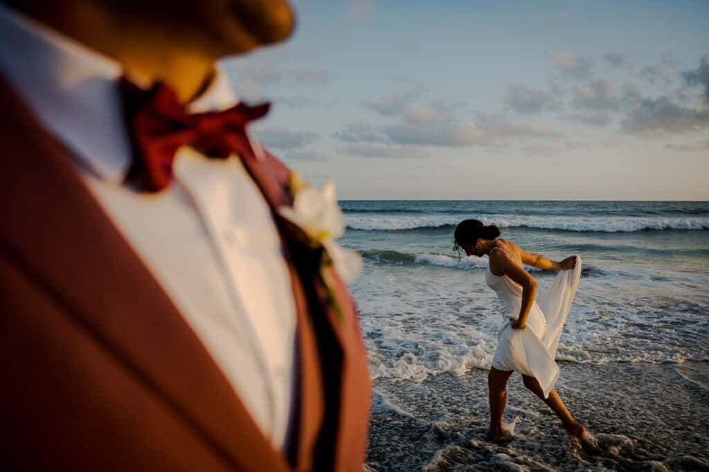 Oaxaca beach wedding by Douglas Favero Photography