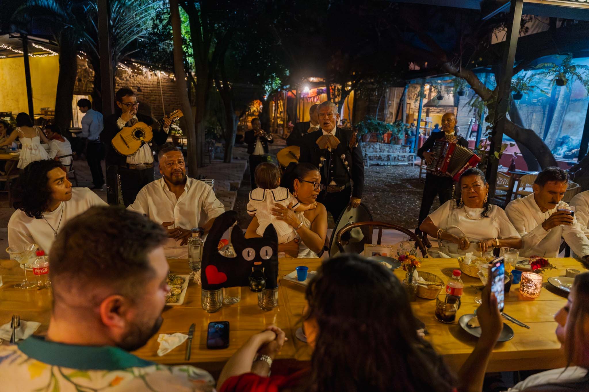 Vianey & Greyson — Esplanada Santo Domingo / El Chef Zapoteco — Douglas Favero Photography