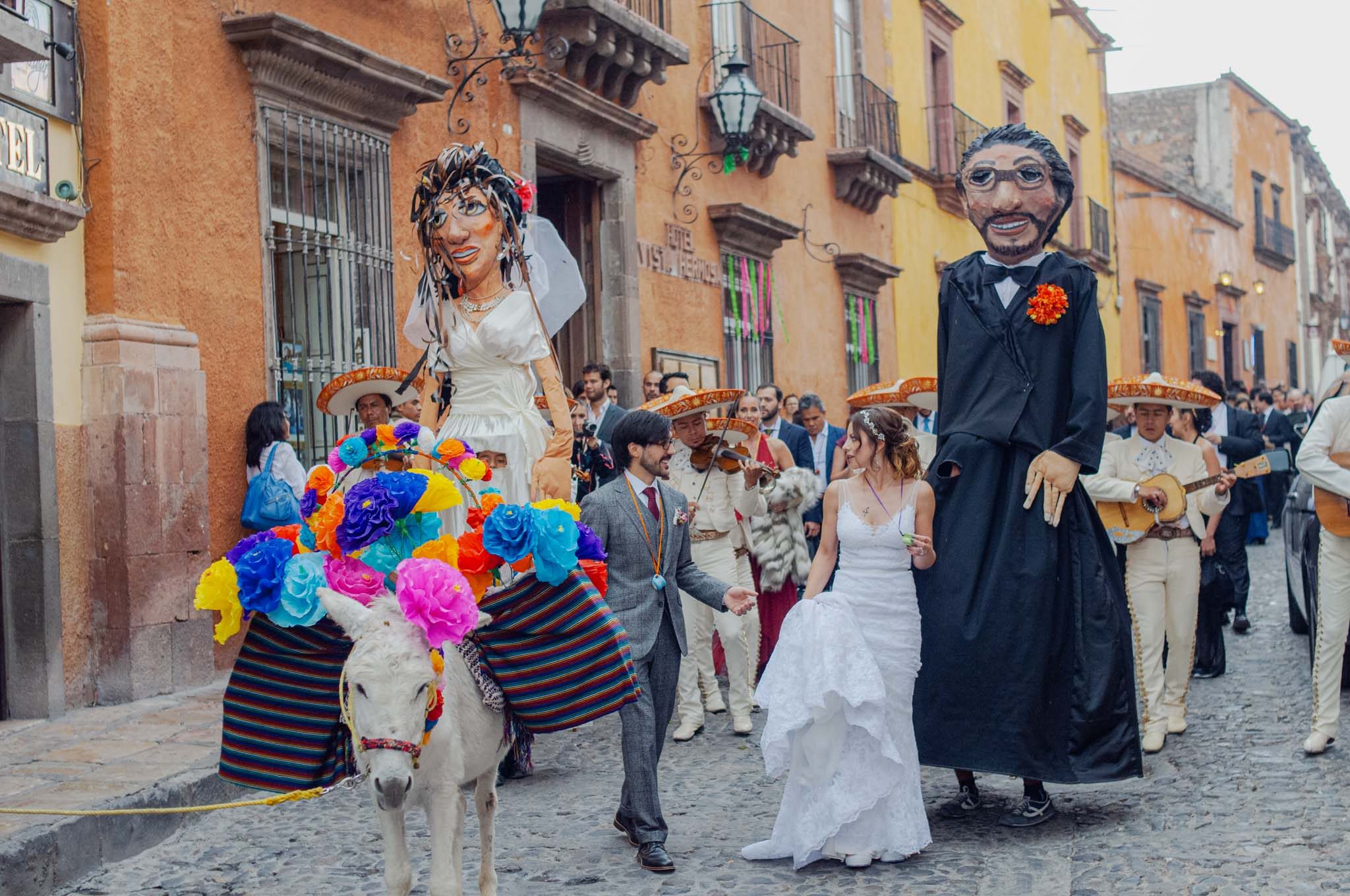 Jess & Luis — La Parroquia & Hotel Boutique Nena — Douglas Favero Photography