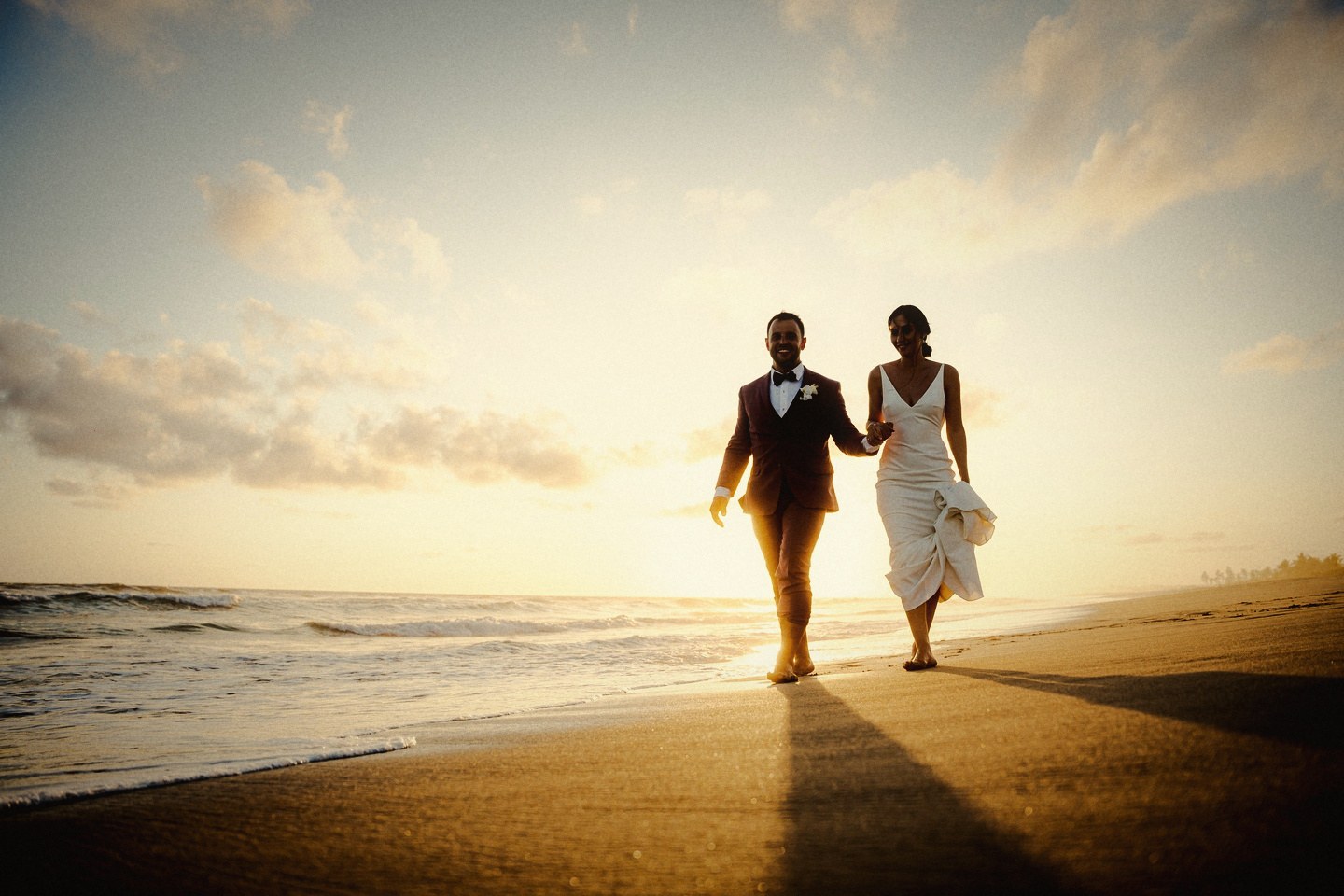 Eli y Roman en su boda en la costa de Oaxaca
