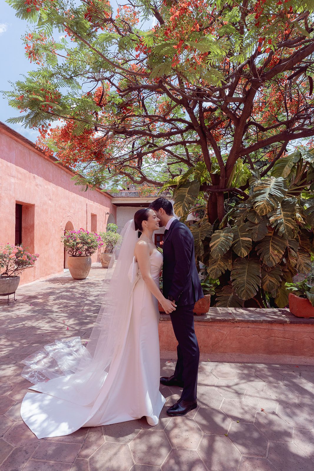 Mariana & Eduardo — Hotel Quinta Real, La Fábrica Patio — Douglas Favero Photography