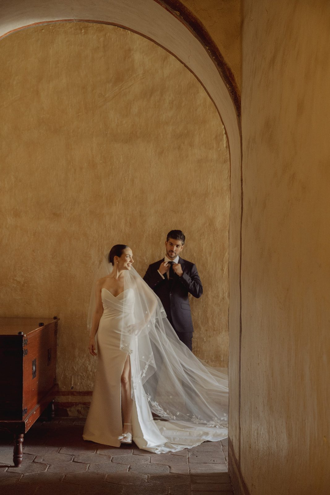 Mariana & Eduardo — Hotel Quinta Real, La Fábrica Patio — Douglas Favero Photography