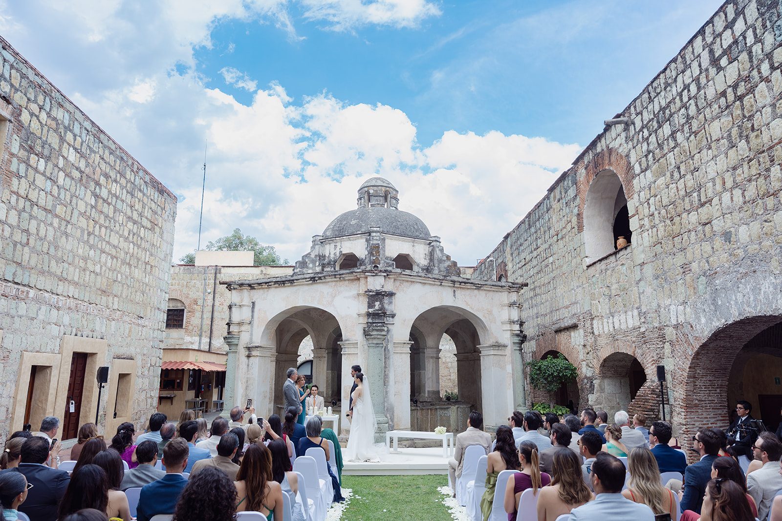 Mariana & Eduardo — Hotel Quinta Real, La Fábrica Patio — Douglas Favero Photography