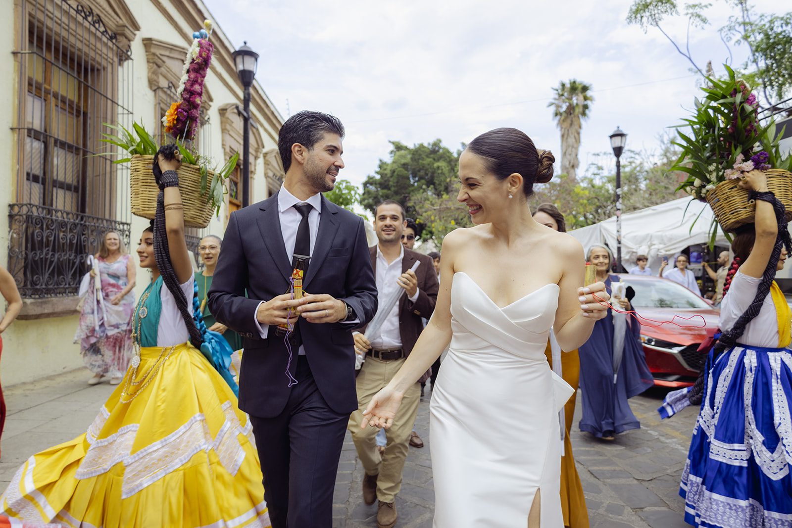 Mariana & Eduardo — Hotel Quinta Real, La Fábrica Patio — Douglas Favero Photography