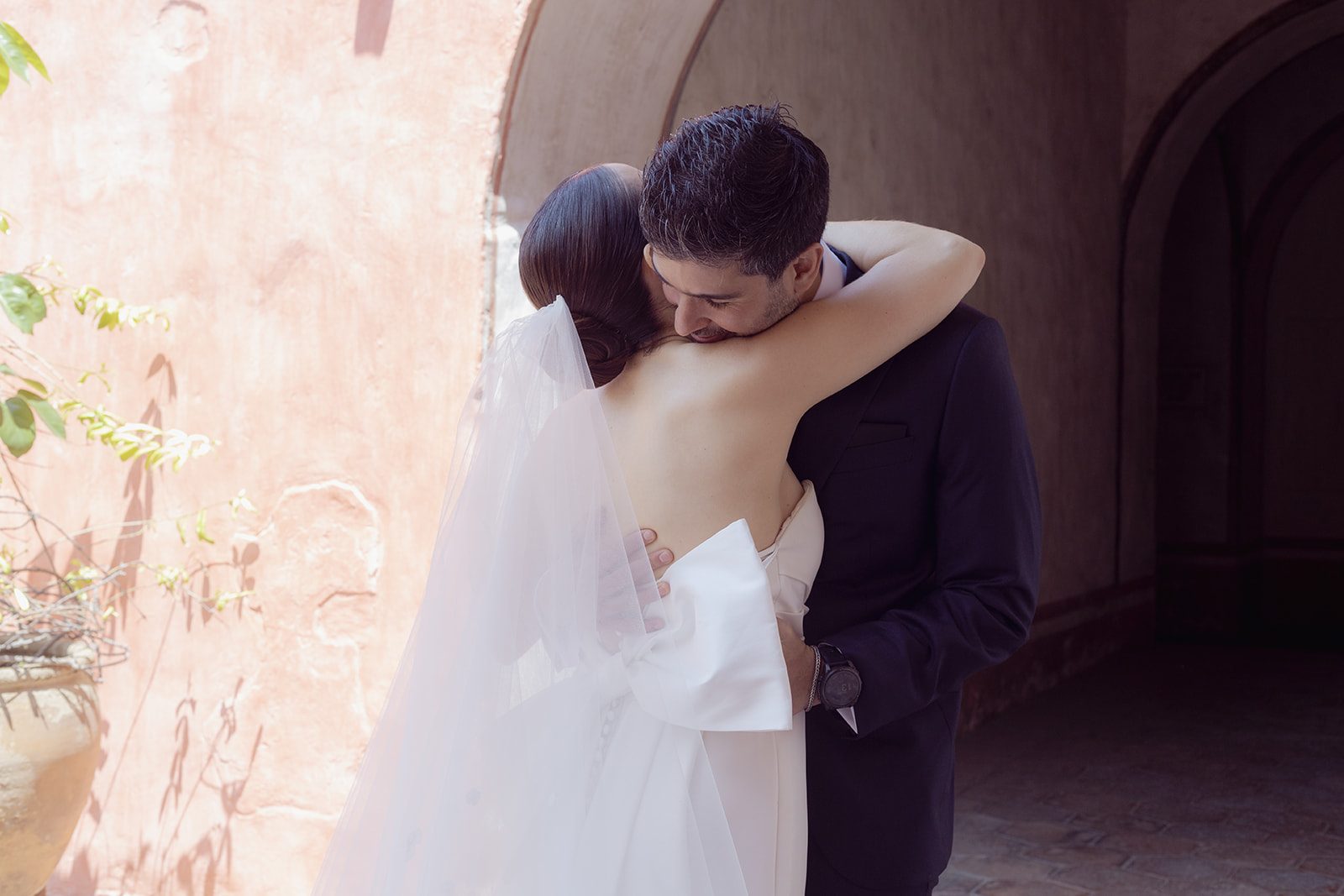 Mariana & Eduardo — Hotel Quinta Real, La Fábrica Patio — Douglas Favero Photography