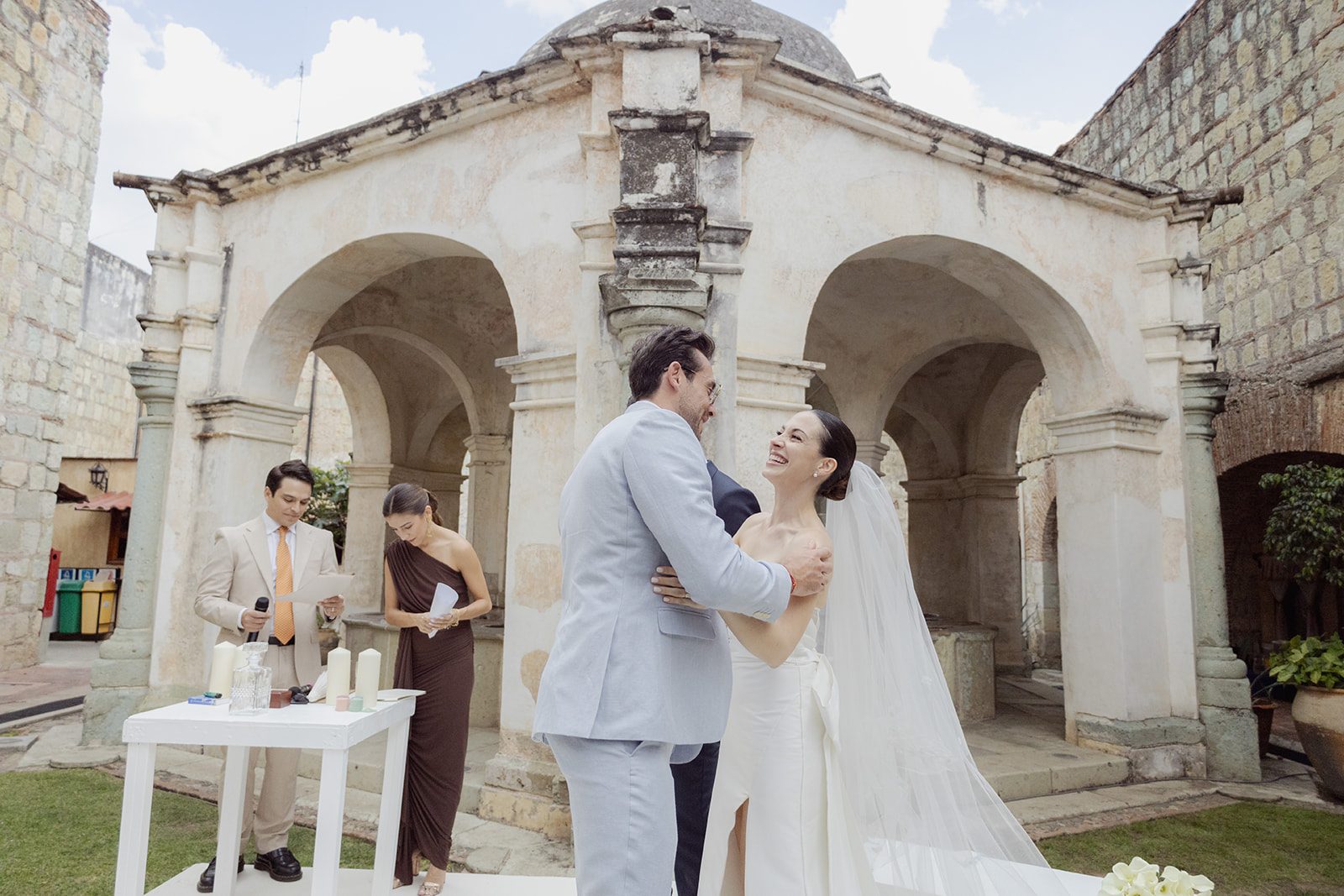 Mariana & Eduardo — Hotel Quinta Real, La Fábrica Patio — Douglas Favero Photography