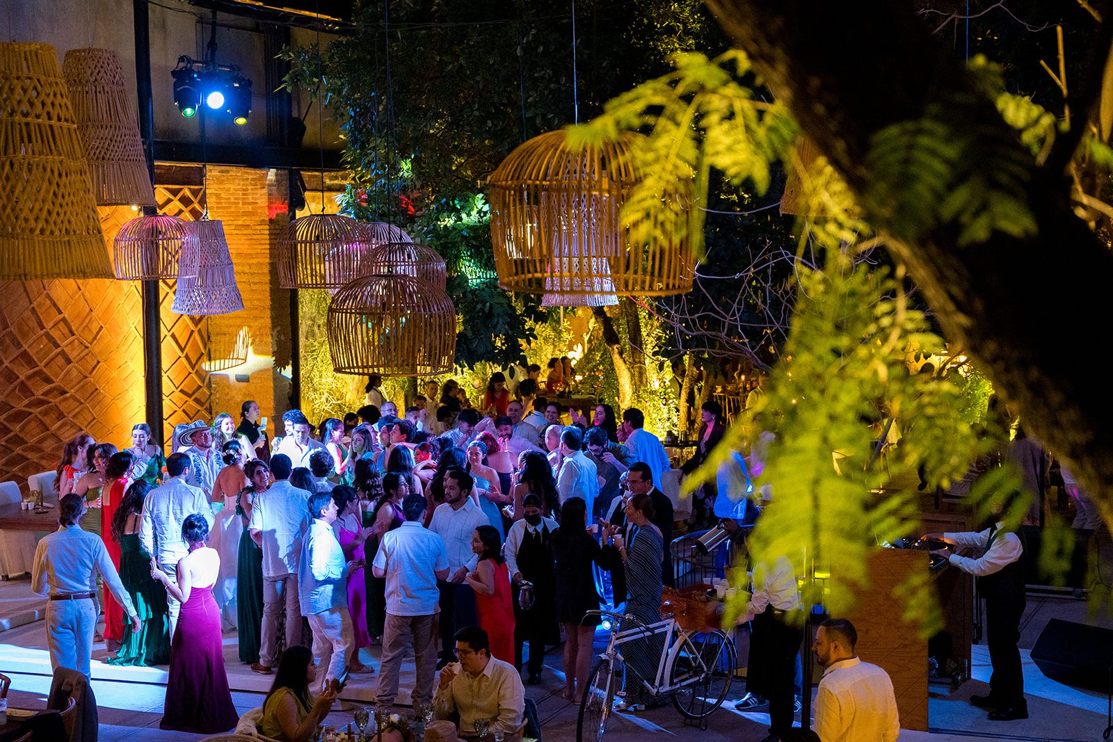 Xime & Luis — Jardín Etnobotánico, Santo Domingo, La Fábrica Patio — Douglas Favero Photography