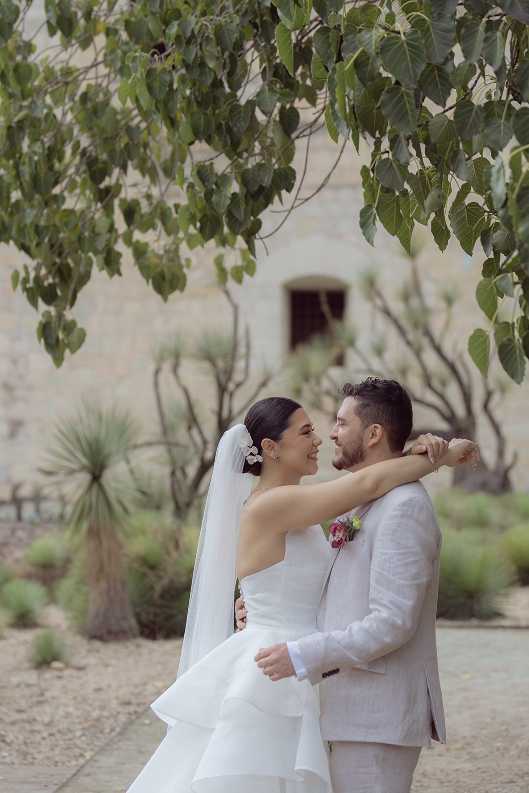 Xime & Luis — Jardín Etnobotánico, Santo Domingo, La Fábrica Patio — Douglas Favero Photography