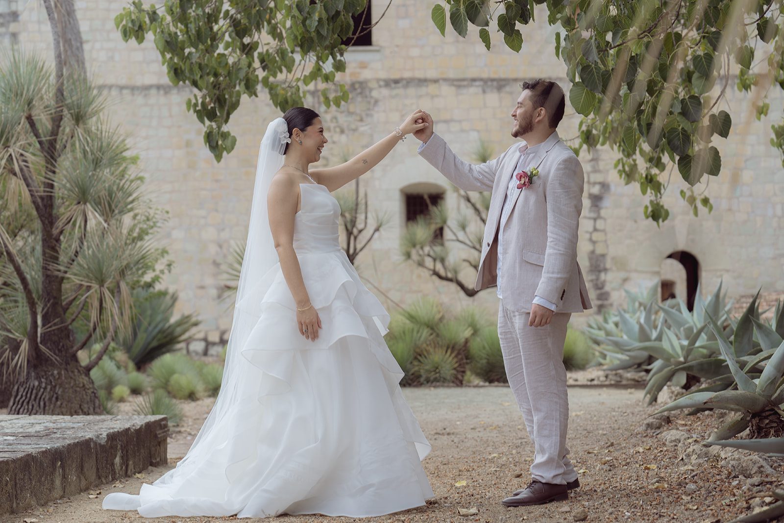 Xime & Luis — Jardín Etnobotánico, Santo Domingo, La Fábrica Patio — Douglas Favero Photography